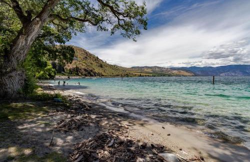 Chelan Apartment | Chelan Resort Suites Sunny Livin 111