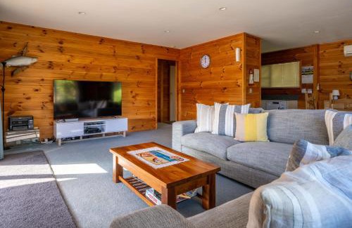 Akaroa House | Chemin Wonder - Akaroa Holiday Home