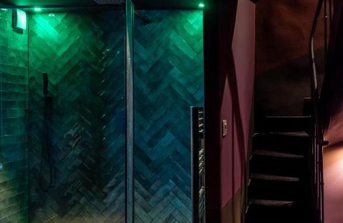 Val de Briey House | Cherie cherry - romantic and BDSM house