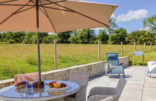 Lifton House | Cherry Lodge, 14 Roadford Lake Lodges