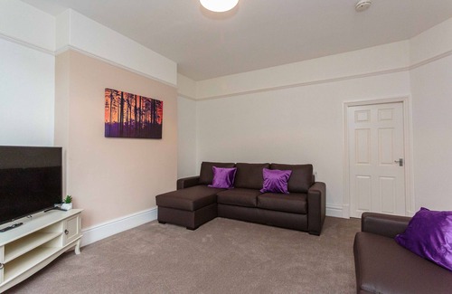 South Shore Apartment | Cherry Property - Passionfruit Suite