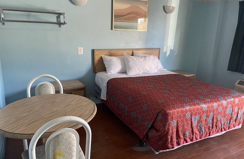 Southwest Anaheim Hotel | Chester Inn Motel - Near Adventure City