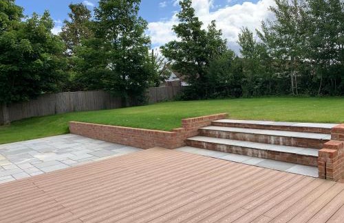 Maidstone House | Chestnut-Lodge is rural, secluded, private with Hot Tub