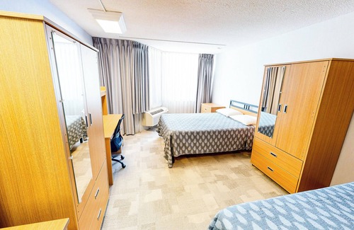 Bay Street Corridor Hotel | Chestnut Residence - Campus Accommodation