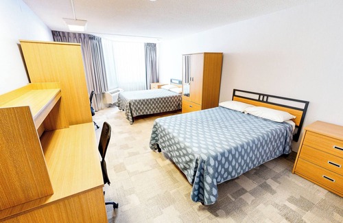 Bay Street Corridor Hotel | Chestnut Residence - Campus Accommodation