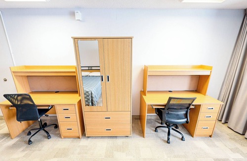 Bay Street Corridor Hotel | Chestnut Residence - Campus Accommodation