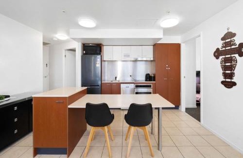 Surfers Paradise Apartment | Chevron Renaissance Holiday Apartment