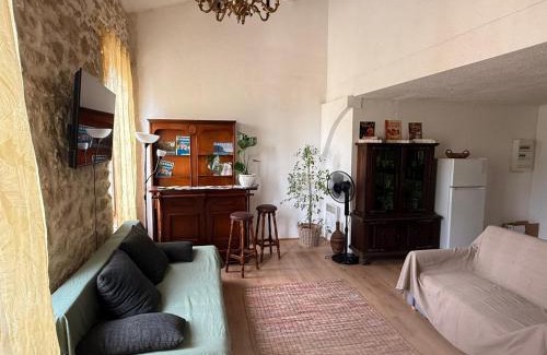 Lauris Apartment | Chez Dragos centre ville Lauris
