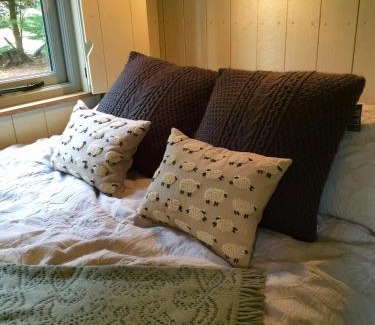 Holt House | Chez Marguerite Luxury Shepherd's Hut