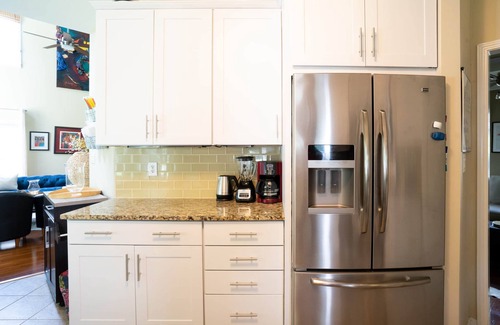Doraville House | Chez Mela Atlanta -3BR/2.5 BA home, sleeps 8 6 car