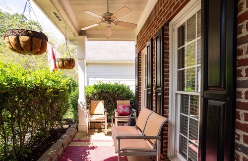 Doraville House | Chez Mela Atlanta -3BR/2.5 BA home, sleeps 8 6 car
