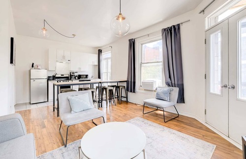 Plateau Mont Royal Apartment | Chez Mont Royal Apartments