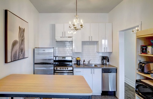 Plateau Mont Royal Apartment | Chez Mont Royal Apartments