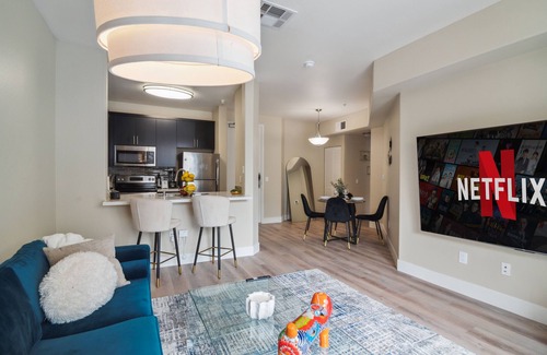 Del Rey Apartment | Chic 1-bedroom apartment in brilliant Marina del Rey with WiFi, AC
