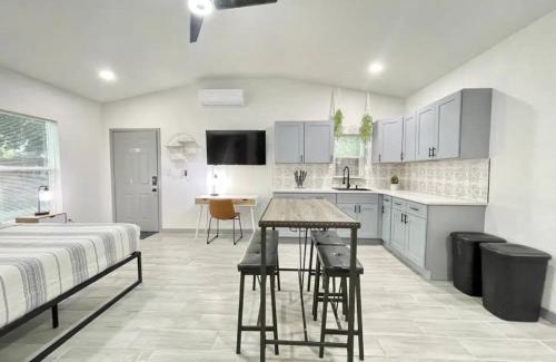 Dover Shores West House | Chic 1br Orlando Stay Parking, Wi-fi Comfort