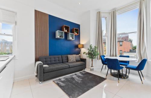Shepherd's Bush Apartment | Chic 2 Bed Flat West London