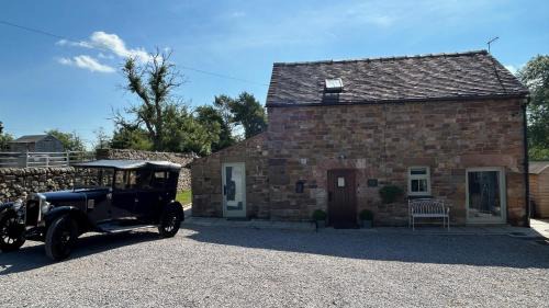 Winkhill House | Chic 2 Bed Peak District Cottage Barn Near Alton Towers, Polar Bears, Chatsworth House