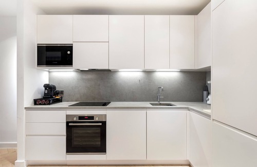 Dudden Hill Apartment | Chic 2-bedroom apartment with WiFi, fitness room in brilliant London