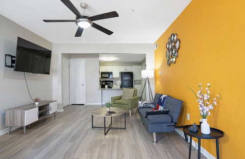 Pleasant Valley Apartment | Chic 2-bedroom apartment with WiFi, AC in marvelous Austin