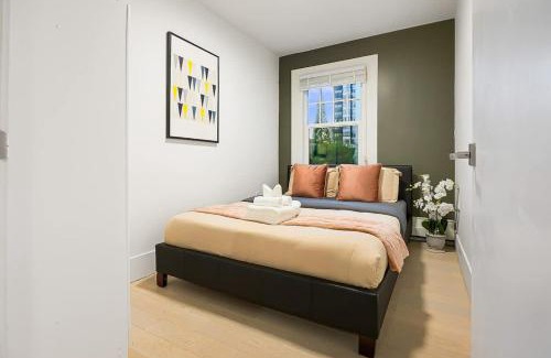 West End Apartment | Chic 2 Bedroom Condo in Stylish Condo West End DT