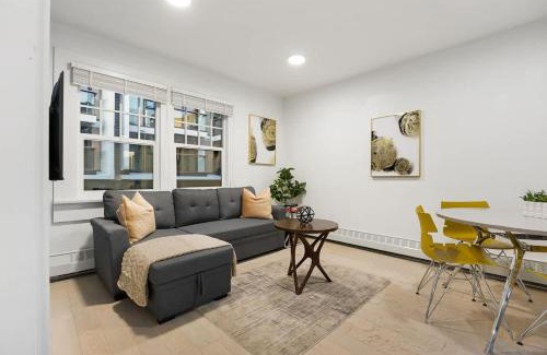 West End Apartment | Chic 2 Bedroom Condo in Stylish Condo West End DT