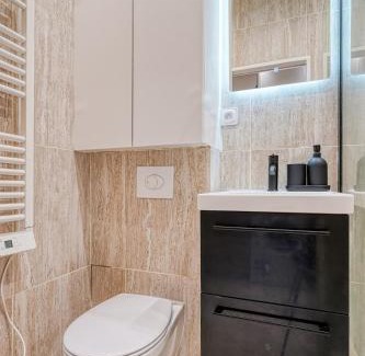 Saint-Mande Apartment | Chic 2BR for 6 Guests in Paris