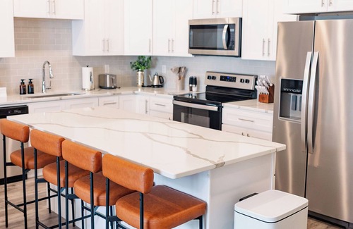 Oxford House | Chic 3BR Oxford Townhome – 2 Mi to Ole Miss + Pool