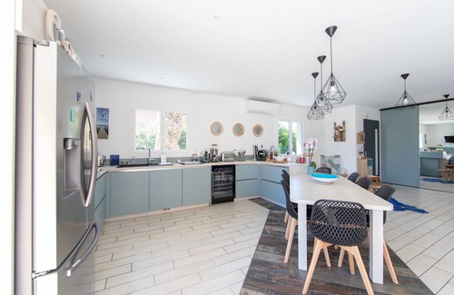 Ares Villa | Chic and cosy, lagoon pool villa with jacuzzi