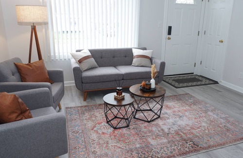 Madison Heights House | Chic and Cozy 2BR+Den House