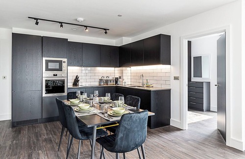 College Park and Old Oak Apartment | Chic and Sleek Sky-High Apartment