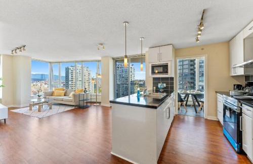 Crosstown Apartment | Chic and Spacious 2-Bedroom Condo in the Heart of Downtown Vancouver