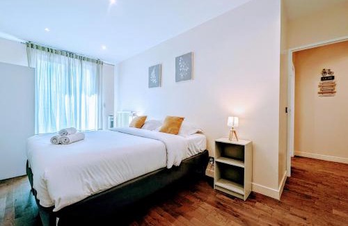 Clamart Apartment | Chic and spacious apart with parking and garden