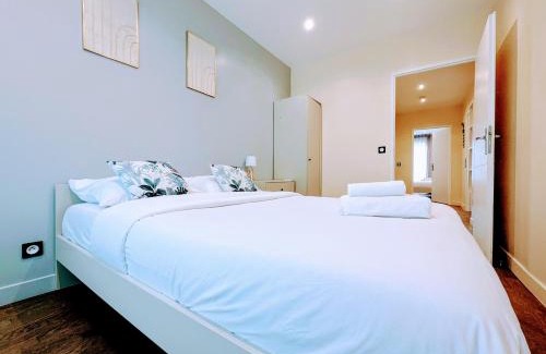 Clamart Apartment | Chic and spacious apart with parking and garden