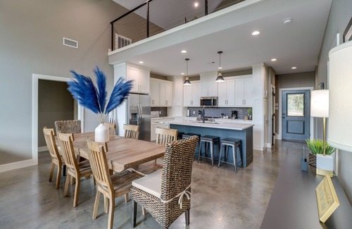 Higden House | Chic Arkansas Retreat w/Patio, Grill & Fire Pit!