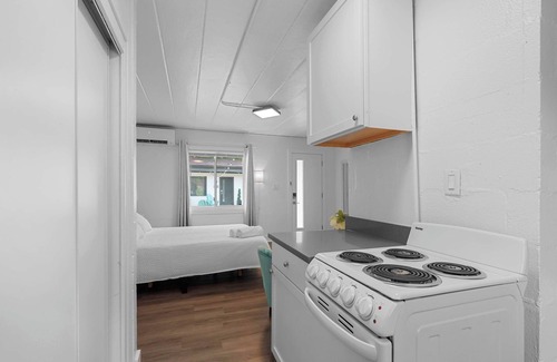 Near East Columbus Apartment | Chic City Retreat 93A Sleeps 2