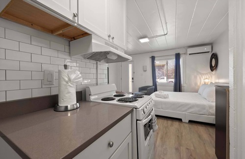 Near East Columbus Apartment | Chic City Retreat 99 - For 2!