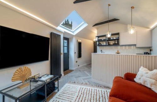 Blockley House | Chic Cotswold Tiny Home - Oddity House