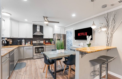 Neptune City House | Chic & Elegant Retreat With Pool And FREE Parking Sleeps 16 Guests