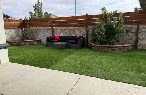 Northeast El Paso House | Chic Family Retreat- Amazing 3-bedroom house with AC in NE El Paso