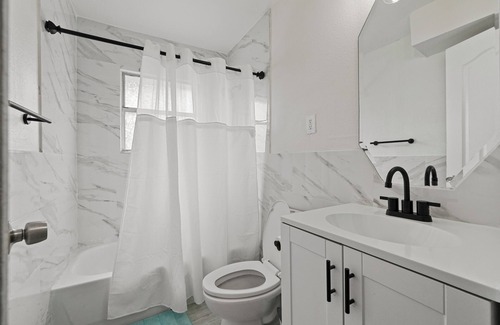 Oak Cliff House | Chic Haven: Home away from home!