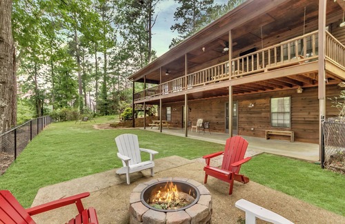 Northport House | Chic Lakeside Hideaway-Close to UA-5BR-Game Room