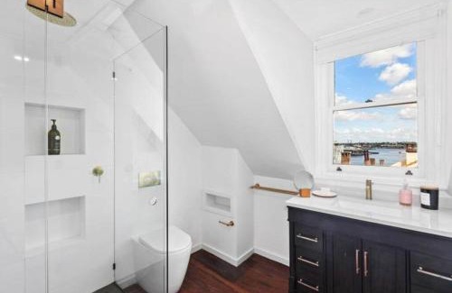 Millers Point Apartment | Chic Large 4 Bedroom Barangaroo The Rocks Sydney