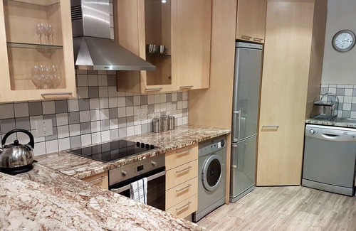 Greater Johannesburg Metropolitan Area Apartment | Chic living, an alternative to the most superior of 5-star hotel accommodation