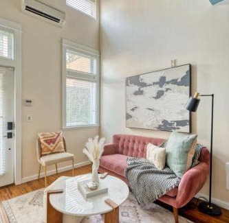 Alphabet Historic District Apartment | Chic Loft Retreat in the Heart of NW Portland
