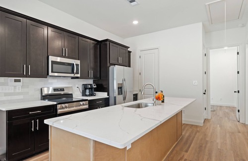 Downtown Memphis House | Chic new build 2BR/2BA near downtown Memphis