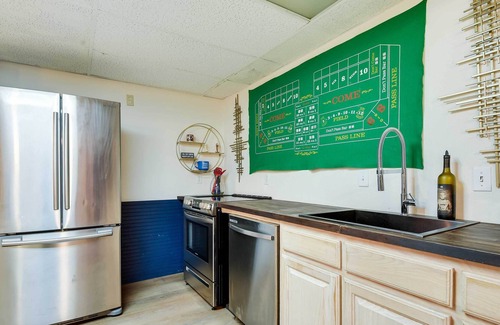 Thackerville House | Chic Oklahoma Retreat w/ Patio, Bar & Fire Pits!