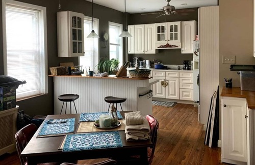 Roxborough-Manayunk House | Chic Philly Retreat: Entire Home w/ Garden