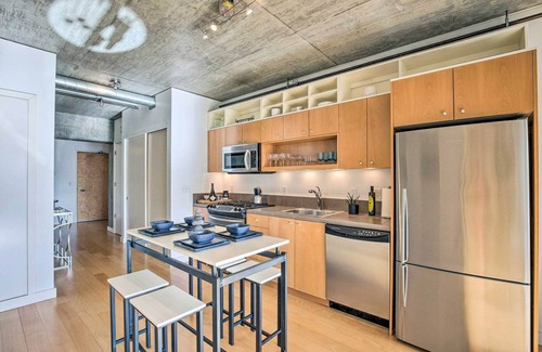 Goose Hollow Apartment | Chic Portland Studio w/Stunning City Views!
