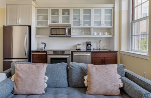 Presidio Apartment | Chic Presidio Heights 1BR w/Gym, nr Trails, Beach & Golf, by Blueground