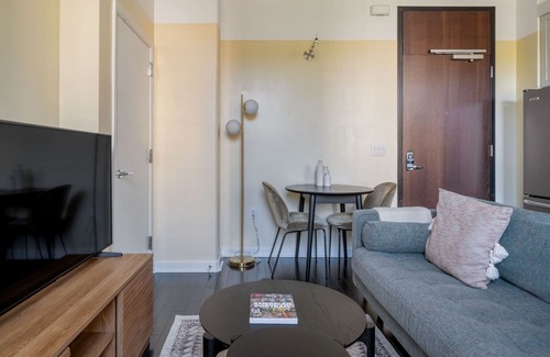 Presidio Apartment | Chic Presidio Heights 1BR w/Gym, nr Trails, Beach & Golf, by Blueground